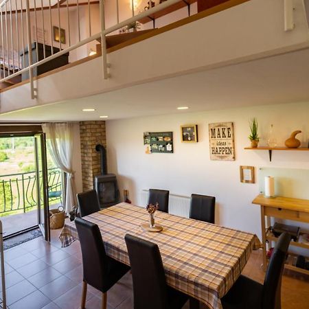 Specious Apartment Manitu In Forest Countryside Fužine Esterno foto