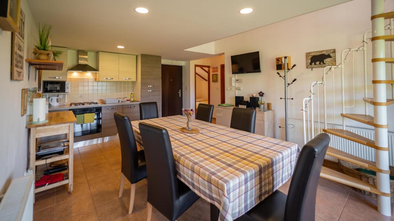 Specious Apartment Manitu In Forest Countryside Fužine Esterno foto